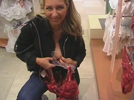 FUCKING BEIM SHOPPEN